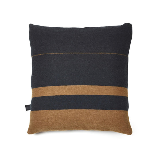 Oscar Black Stripe kussenhoes 63x63